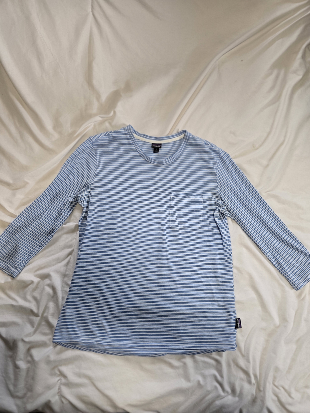 Patagonia Women’s Blue White Stripe Half Sleeve Pocket Tee Shirt Size Small